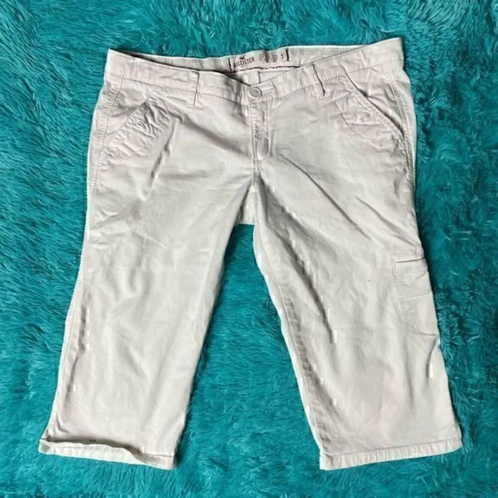 EUC White Hollister Knee High Shorts Size 5